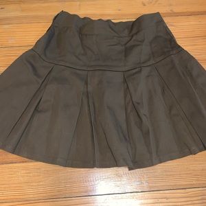 pleated skirt